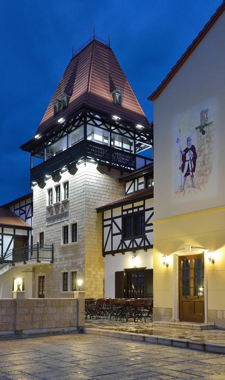 Hotel Castel Royal Mosnita Noua المظهر الخارجي الصورة