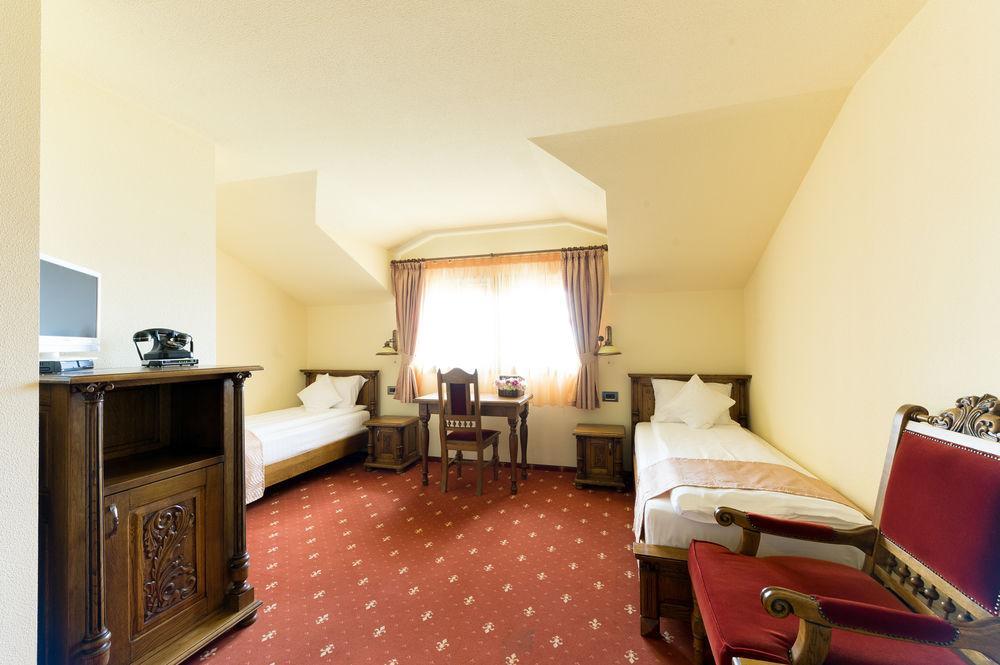 Hotel Castel Royal Mosnita Noua المظهر الخارجي الصورة