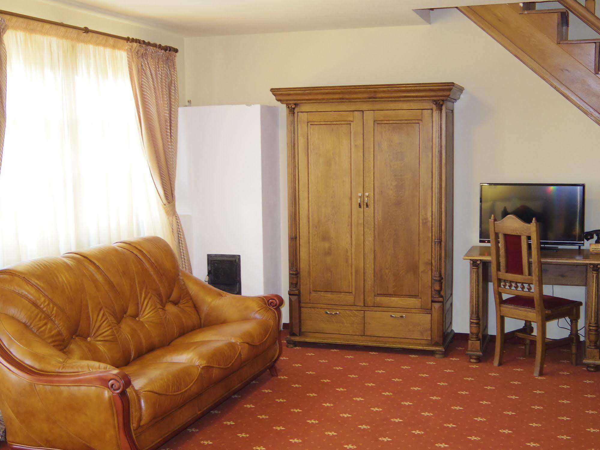 Hotel Castel Royal Mosnita Noua المظهر الخارجي الصورة