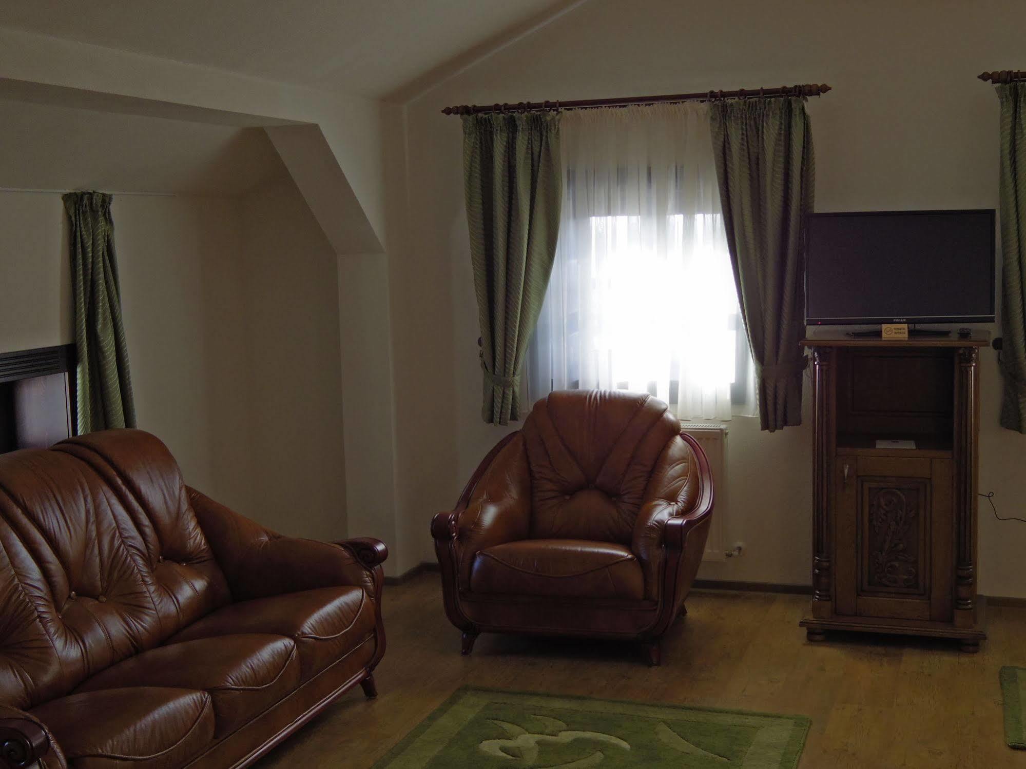 Hotel Castel Royal Mosnita Noua المظهر الخارجي الصورة